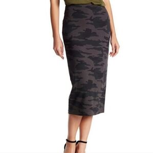 NWT- Sanctuary Camo Ponte Skirt from Nordstrom Rack- XS